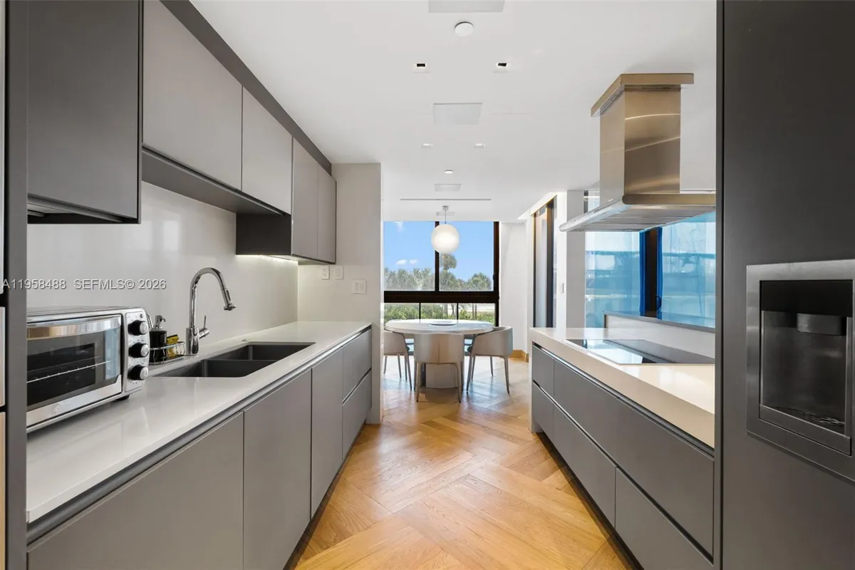 9999 Collins Ave # 3E, Bal Harbour FL 33154