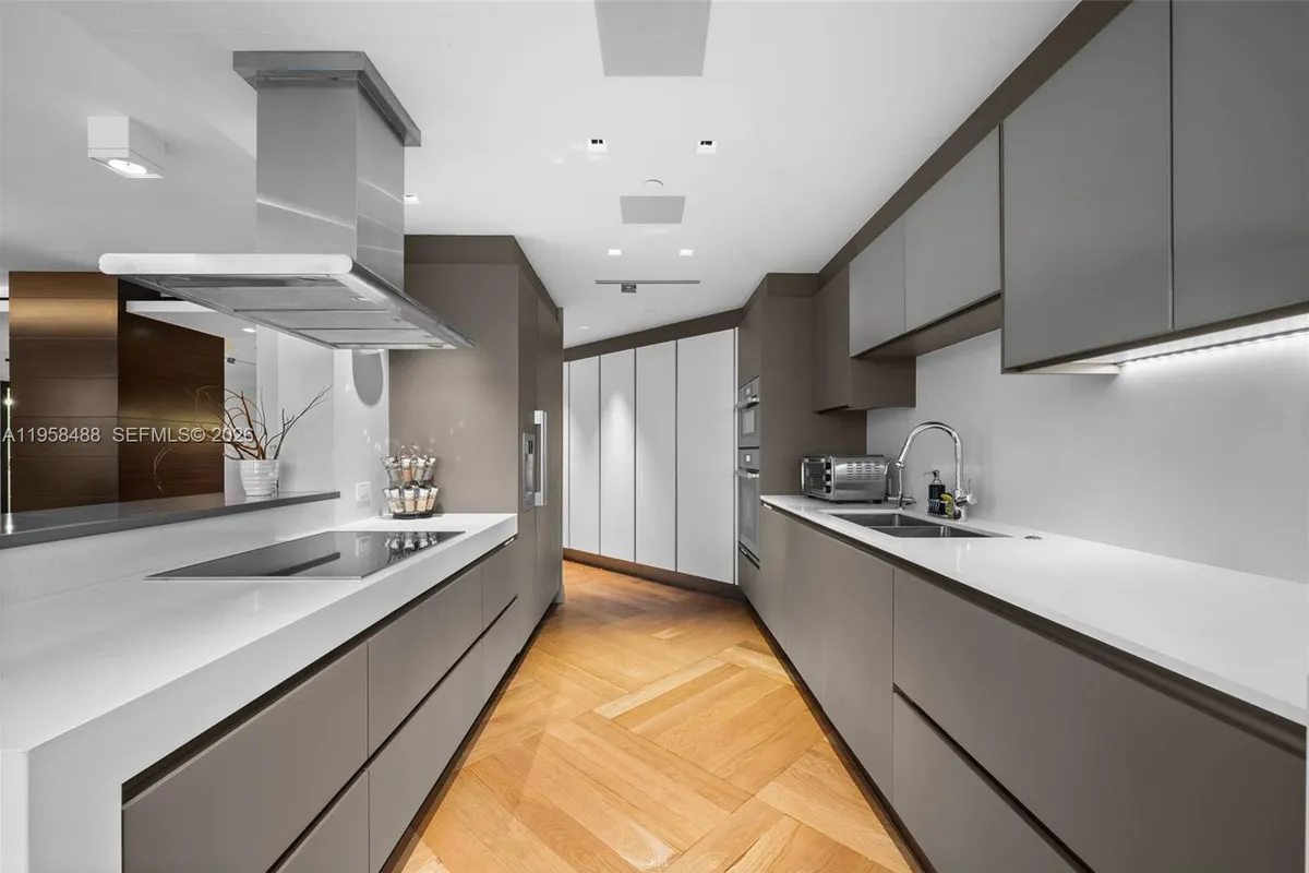 9999 Collins Ave # 3E, Bal Harbour FL 33154