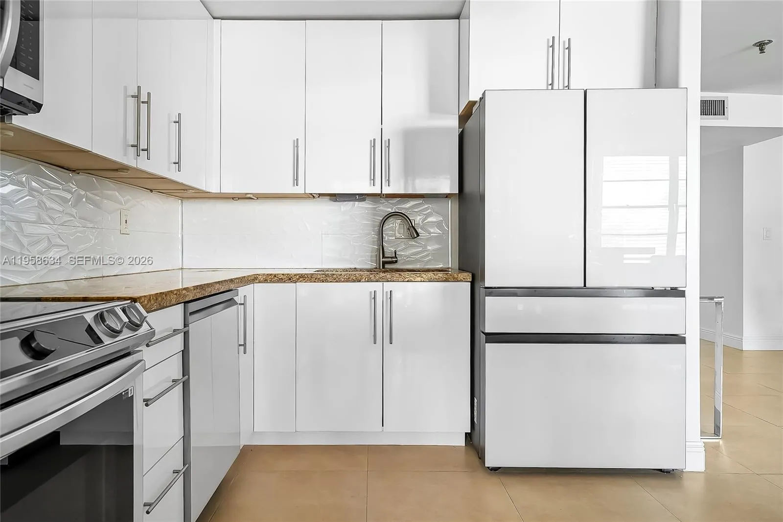 671 NE 195th St # 111E, Miami FL 33179