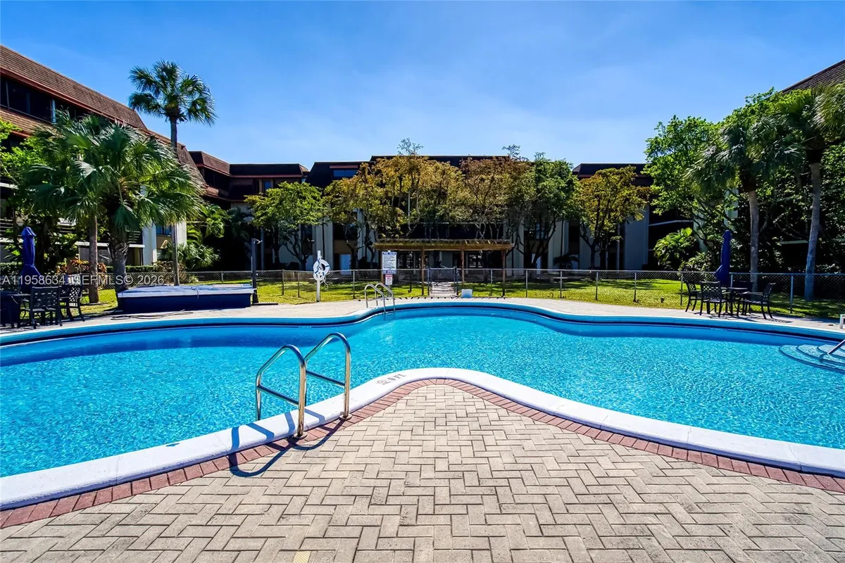 671 NE 195th St # 111E, Miami FL 33179