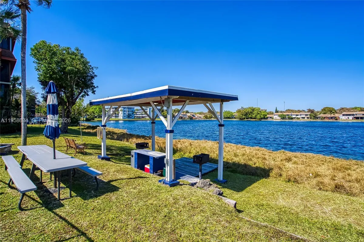 671 NE 195th St # 111E, Miami FL 33179