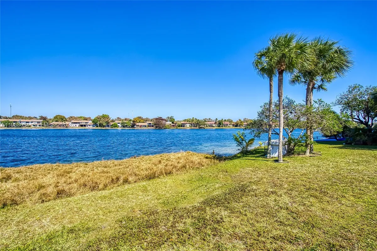 671 NE 195th St # 111E, Miami FL 33179