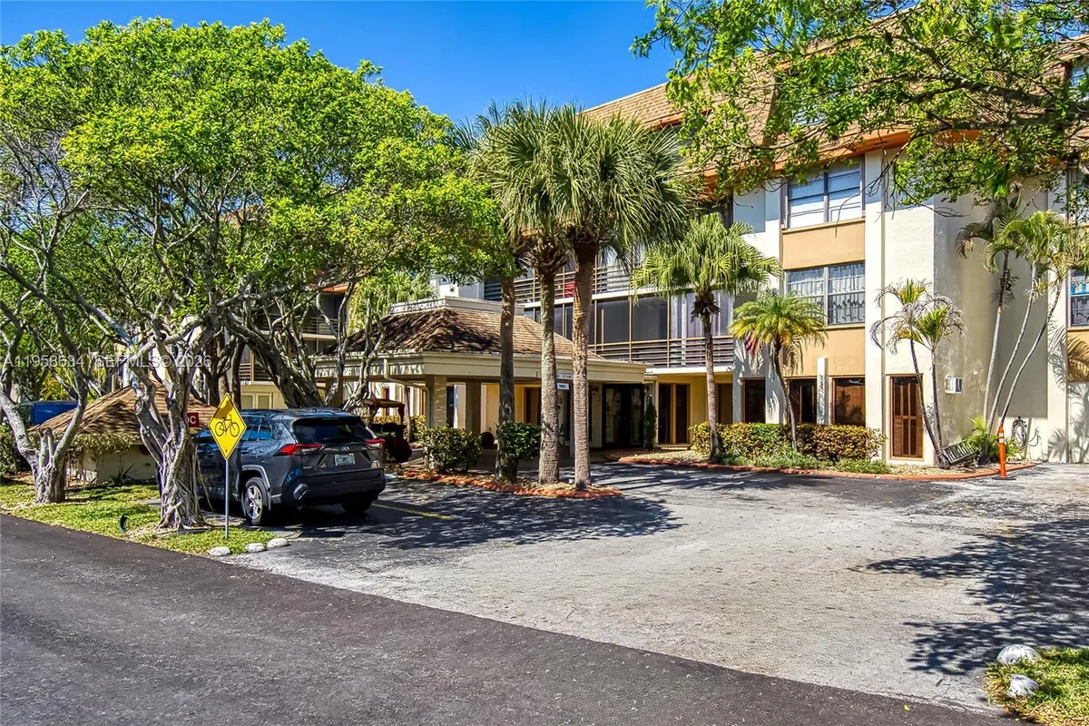 671 NE 195th St # 111E, Miami FL 33179