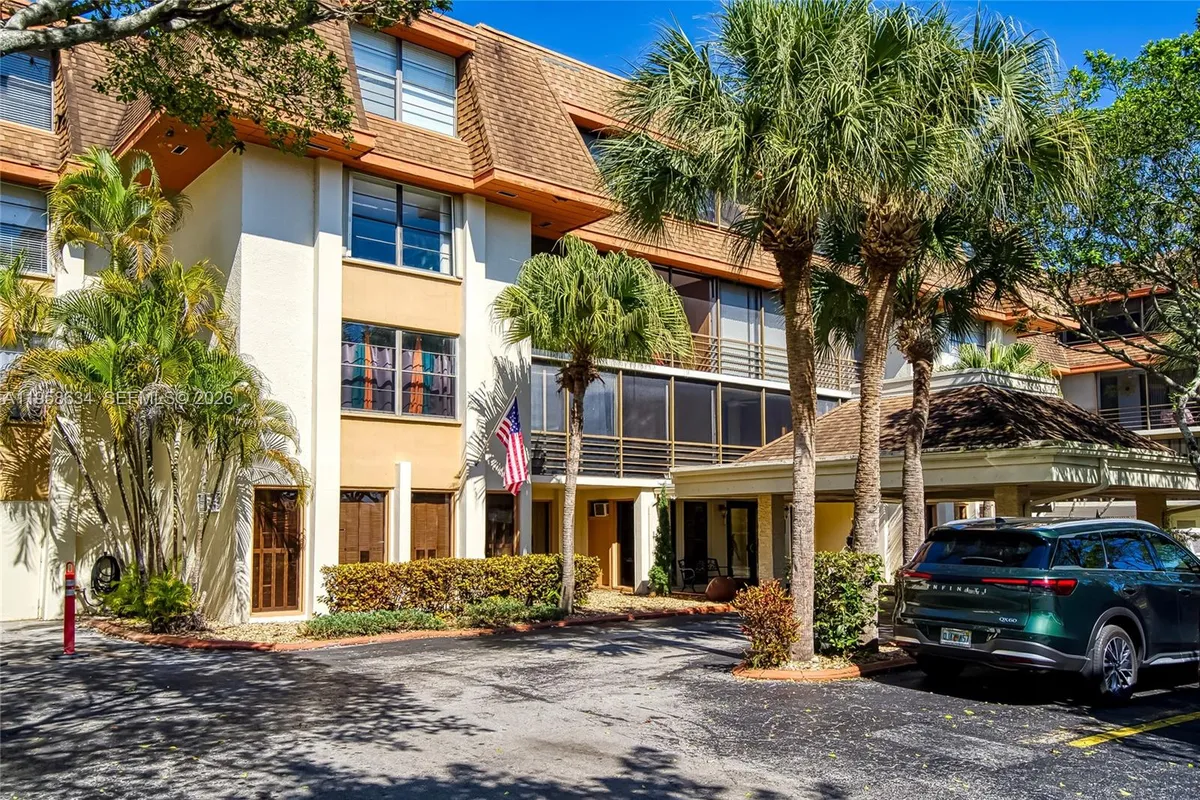 671 NE 195th St # 111E, Miami FL 33179