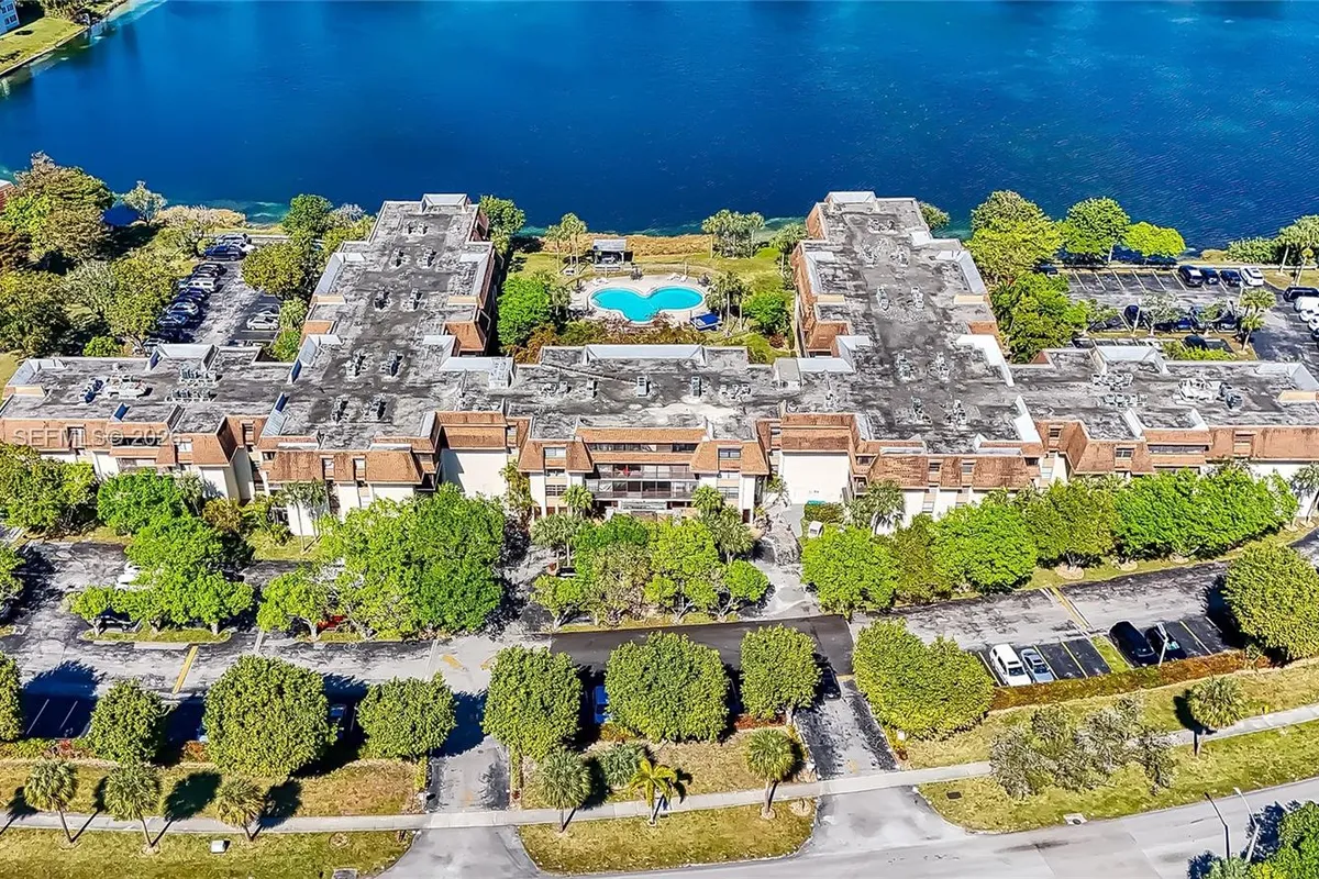 671 NE 195th St # 111E, Miami FL 33179