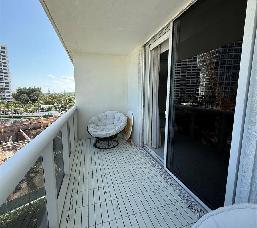 10275 Collins Ave # 420, Bal Harbour FL 33154