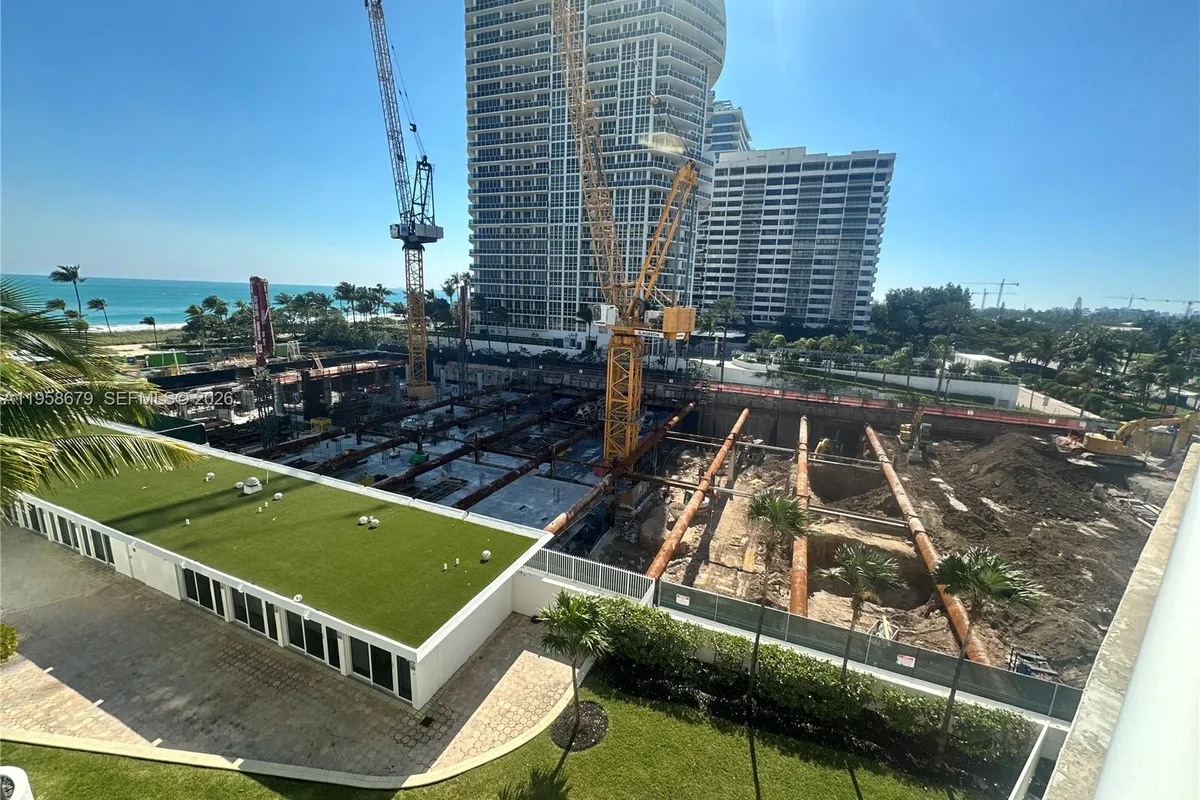 10275 Collins Ave # 420, Bal Harbour FL 33154