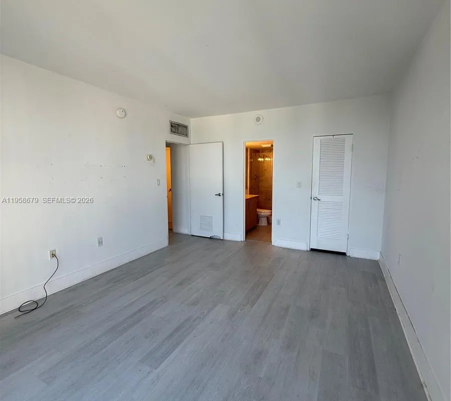 10275 Collins Ave # 420, Bal Harbour FL 33154