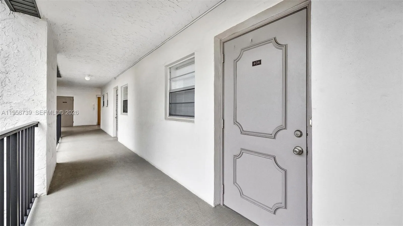 9460 Poinciana Pl # 404, Davie FL 33324