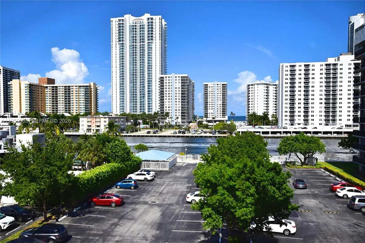 800 Parkview Dr # 506, Hallandale Beach FL 33009