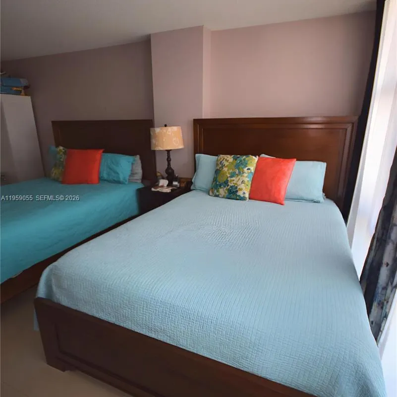 800 Parkview Dr # 506, Hallandale Beach FL 33009