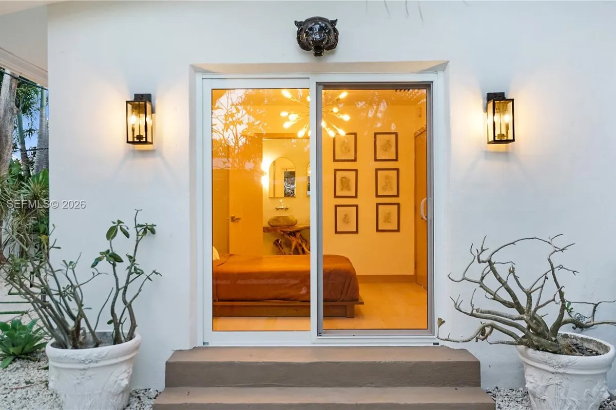 2749 NE 10th Ave, Wilton Manors FL 33334