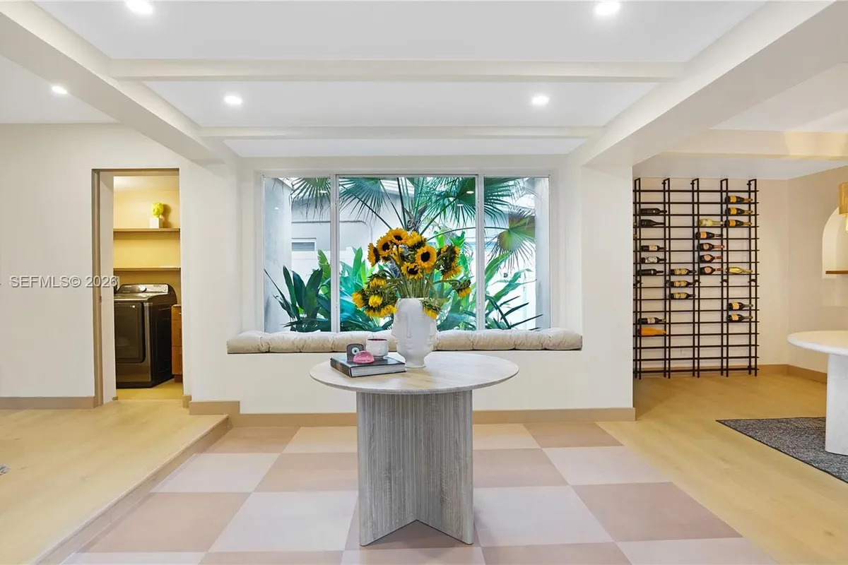 2749 NE 10th Ave, Wilton Manors FL 33334