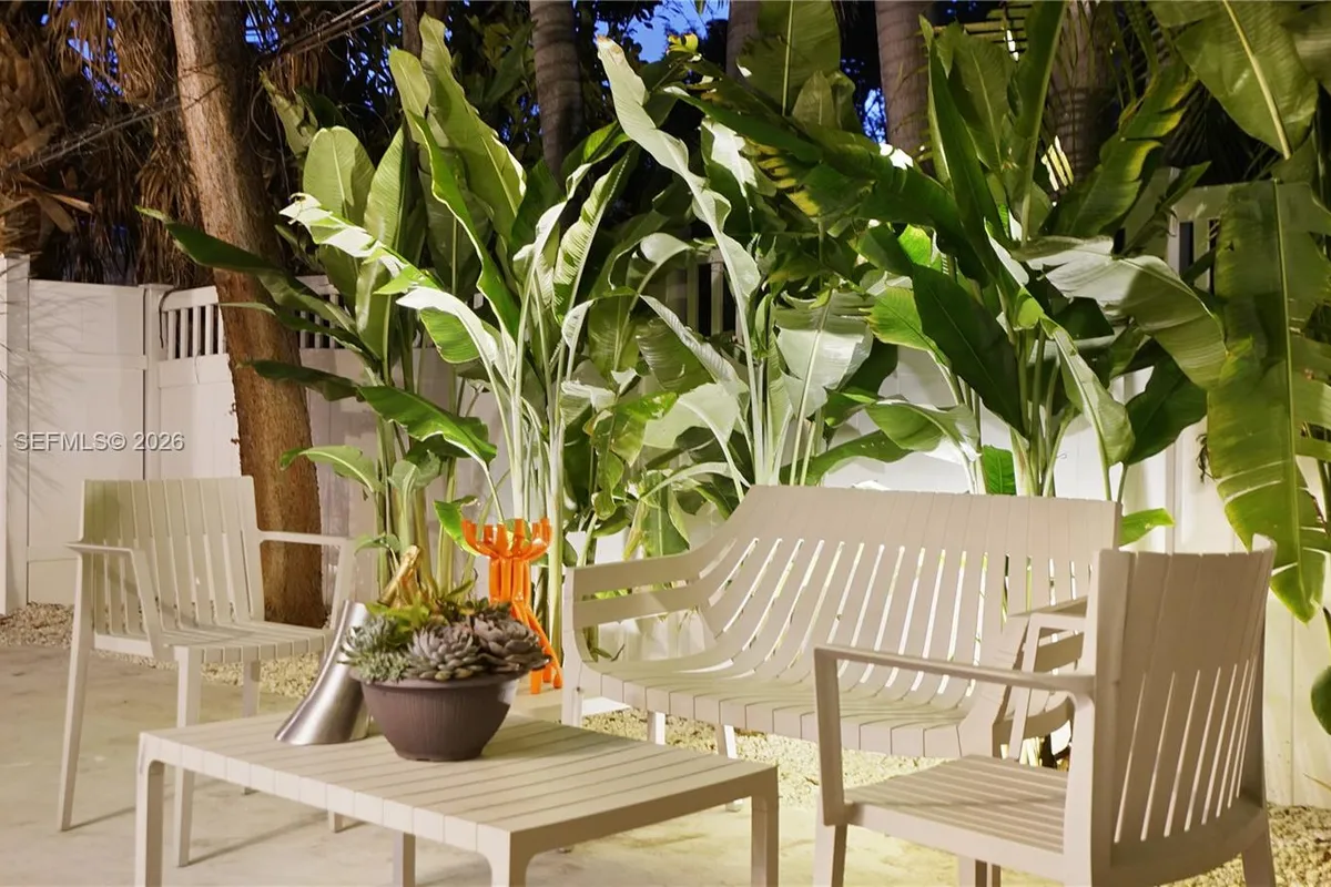 2749 NE 10th Ave, Wilton Manors FL 33334