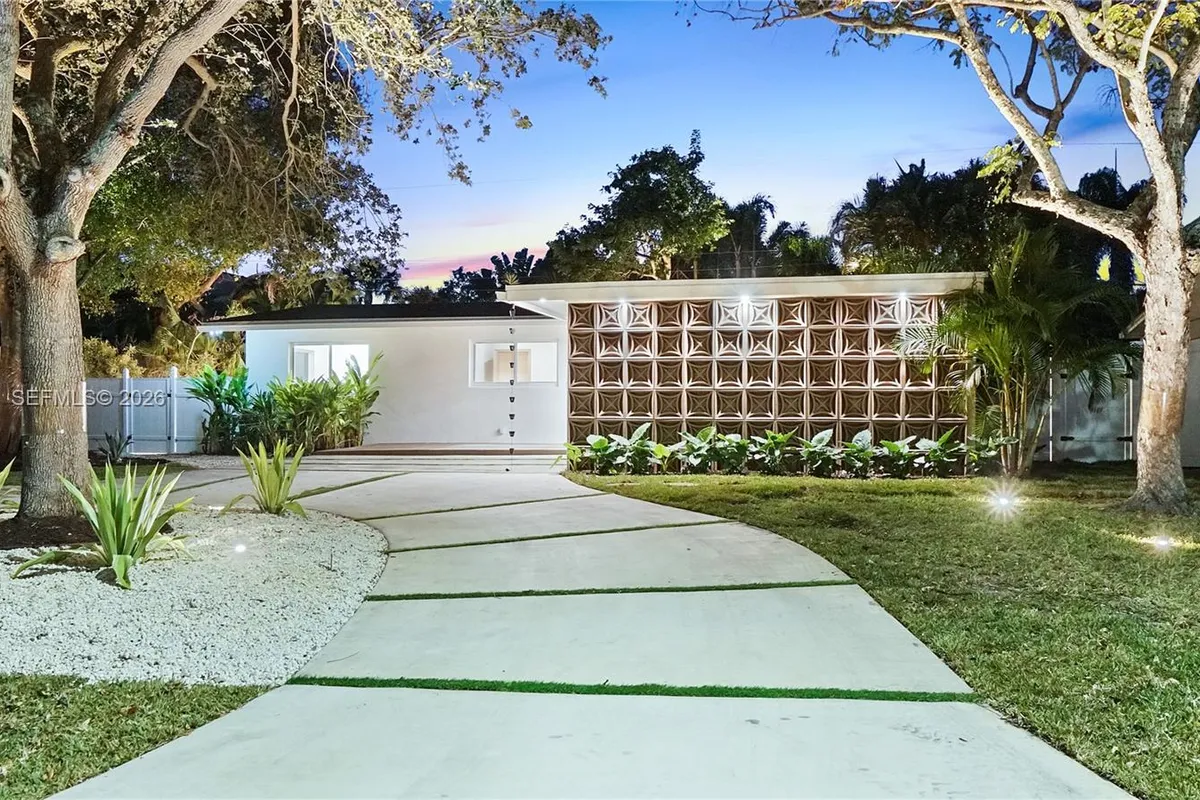 2749 NE 10th Ave, Wilton Manors FL 33334