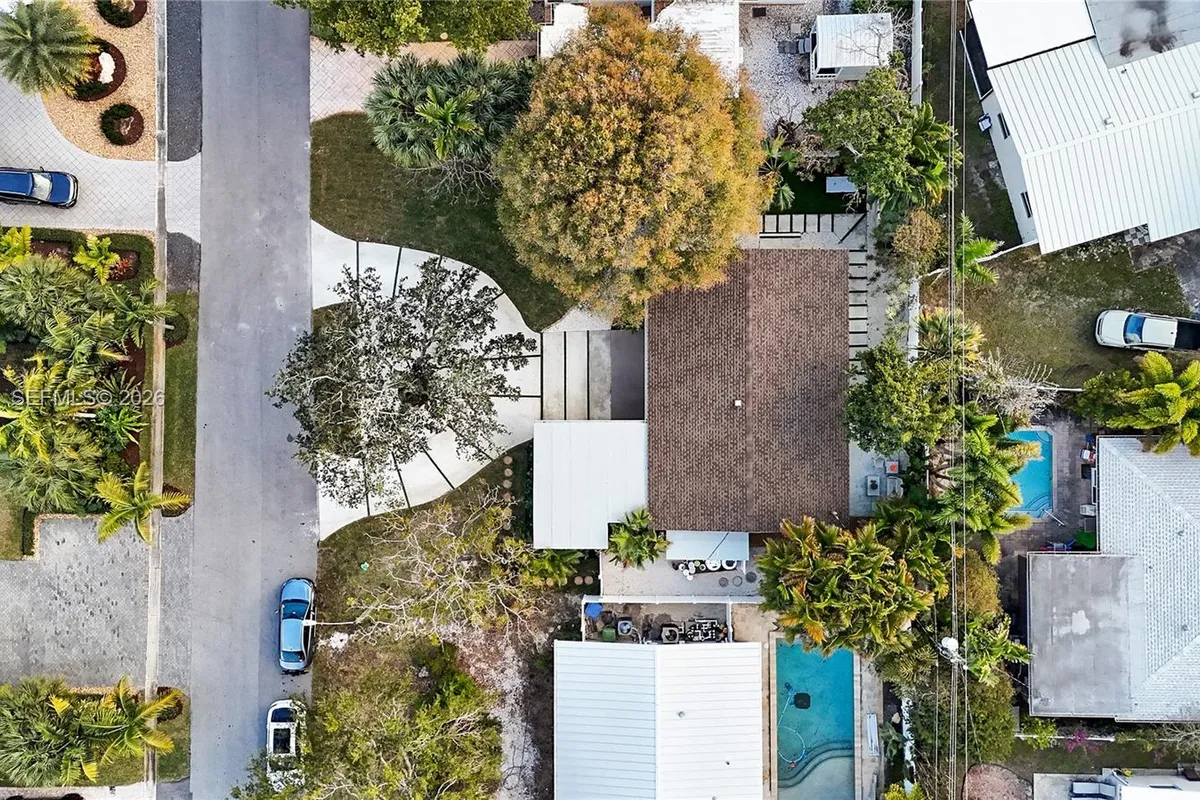 2749 NE 10th Ave, Wilton Manors FL 33334