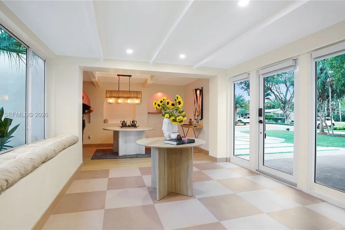 2749 NE 10th Ave, Wilton Manors FL 33334