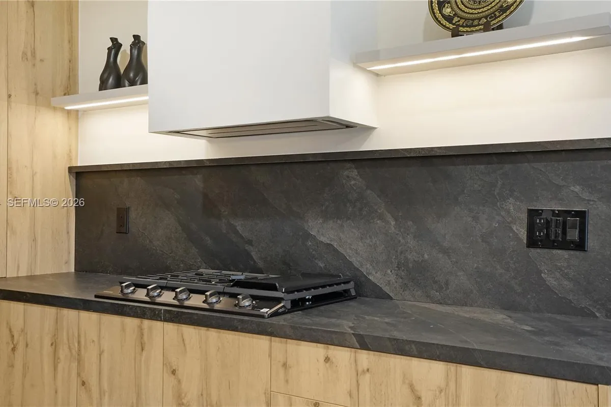 2749 NE 10th Ave, Wilton Manors FL 33334