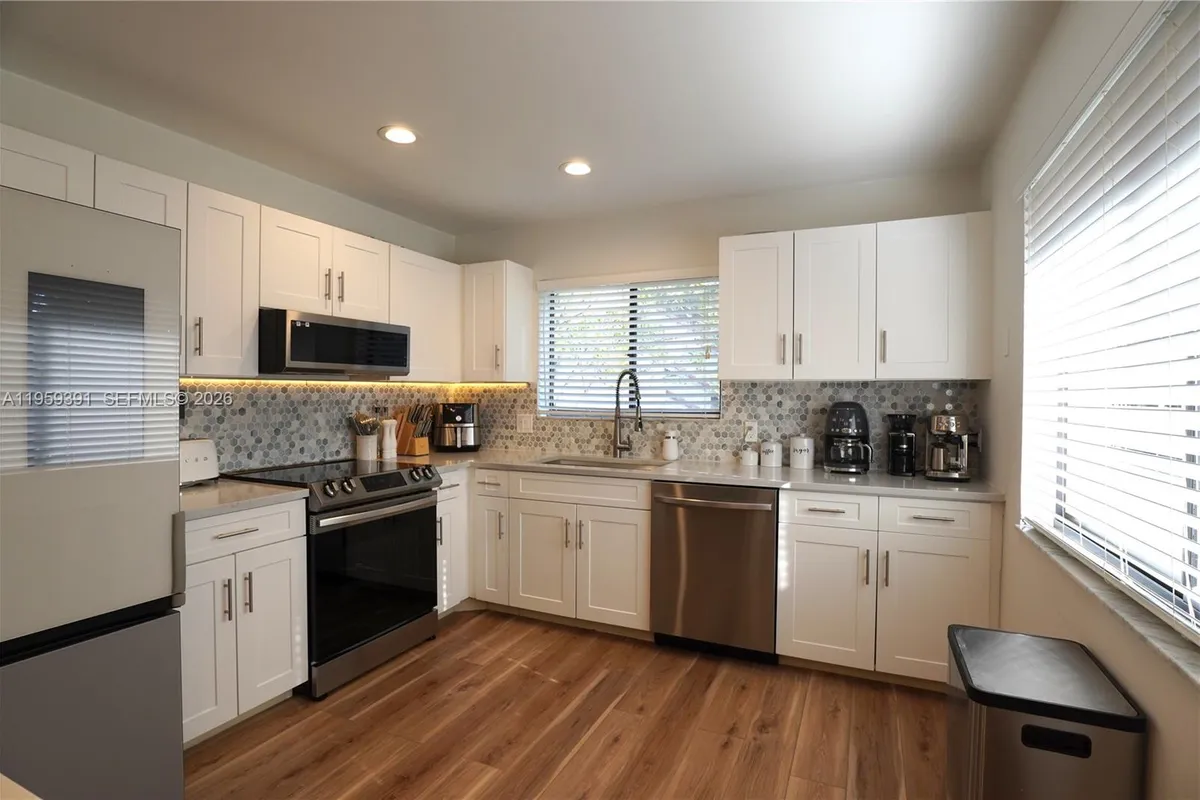 5741 Coach House Cir # H, Boca Raton FL 33486