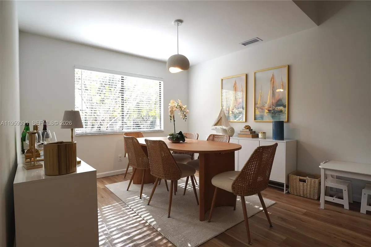 5741 Coach House Cir # H, Boca Raton FL 33486