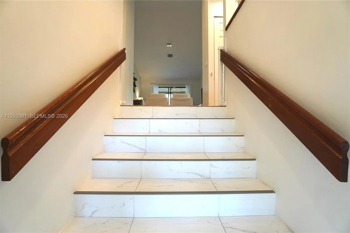 5741 Coach House Cir # H, Boca Raton FL 33486