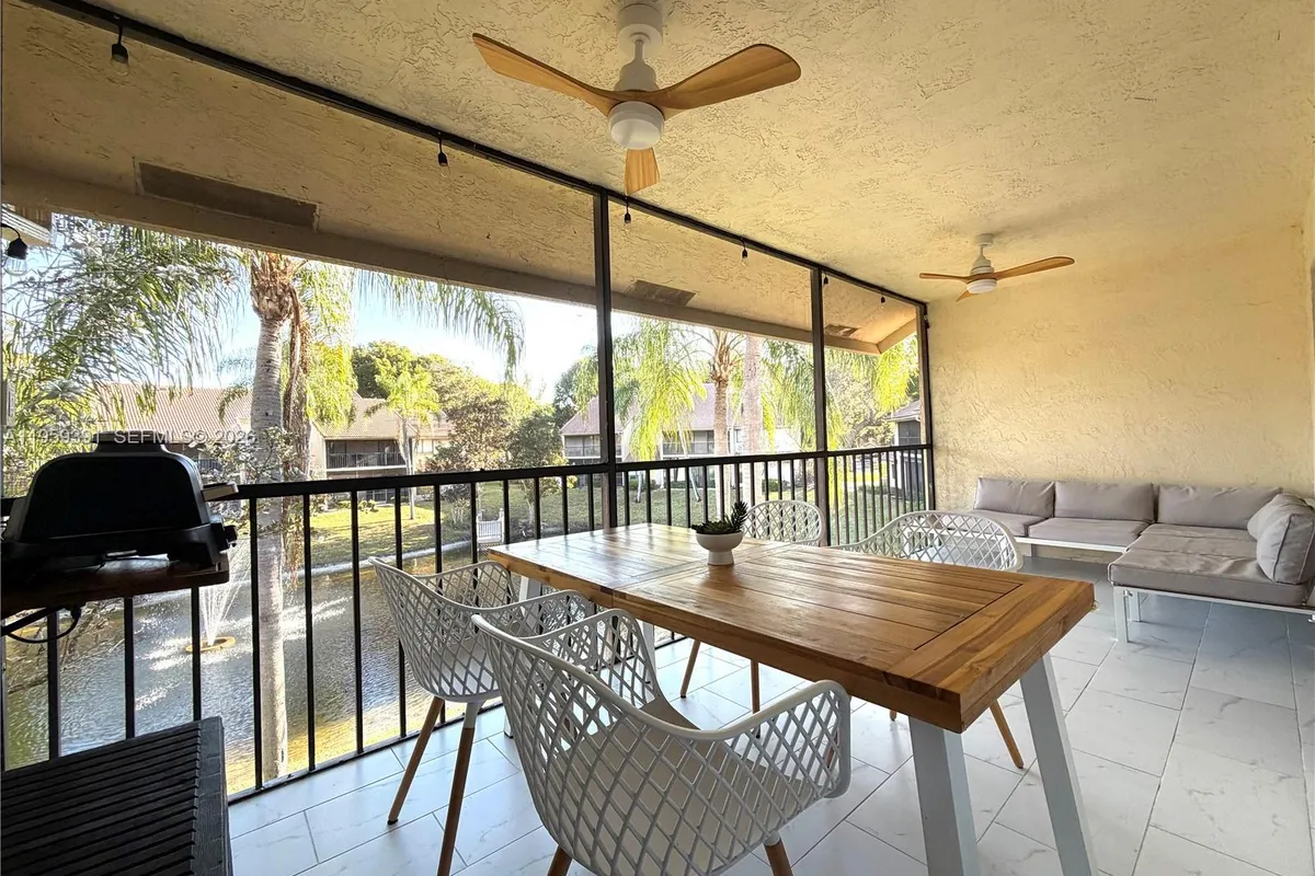 5741 Coach House Cir # H, Boca Raton FL 33486