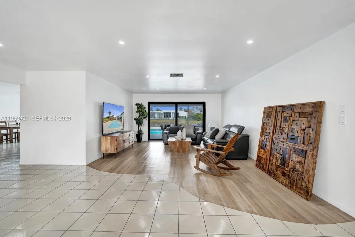 16653 Golfview Dr, Weston FL 33326