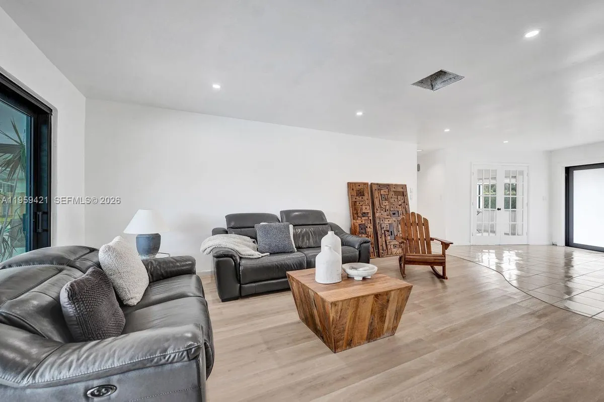 16653 Golfview Dr, Weston FL 33326