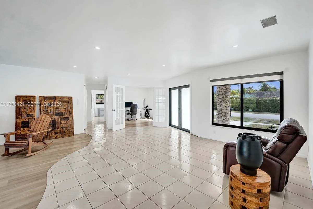 16653 Golfview Dr, Weston FL 33326