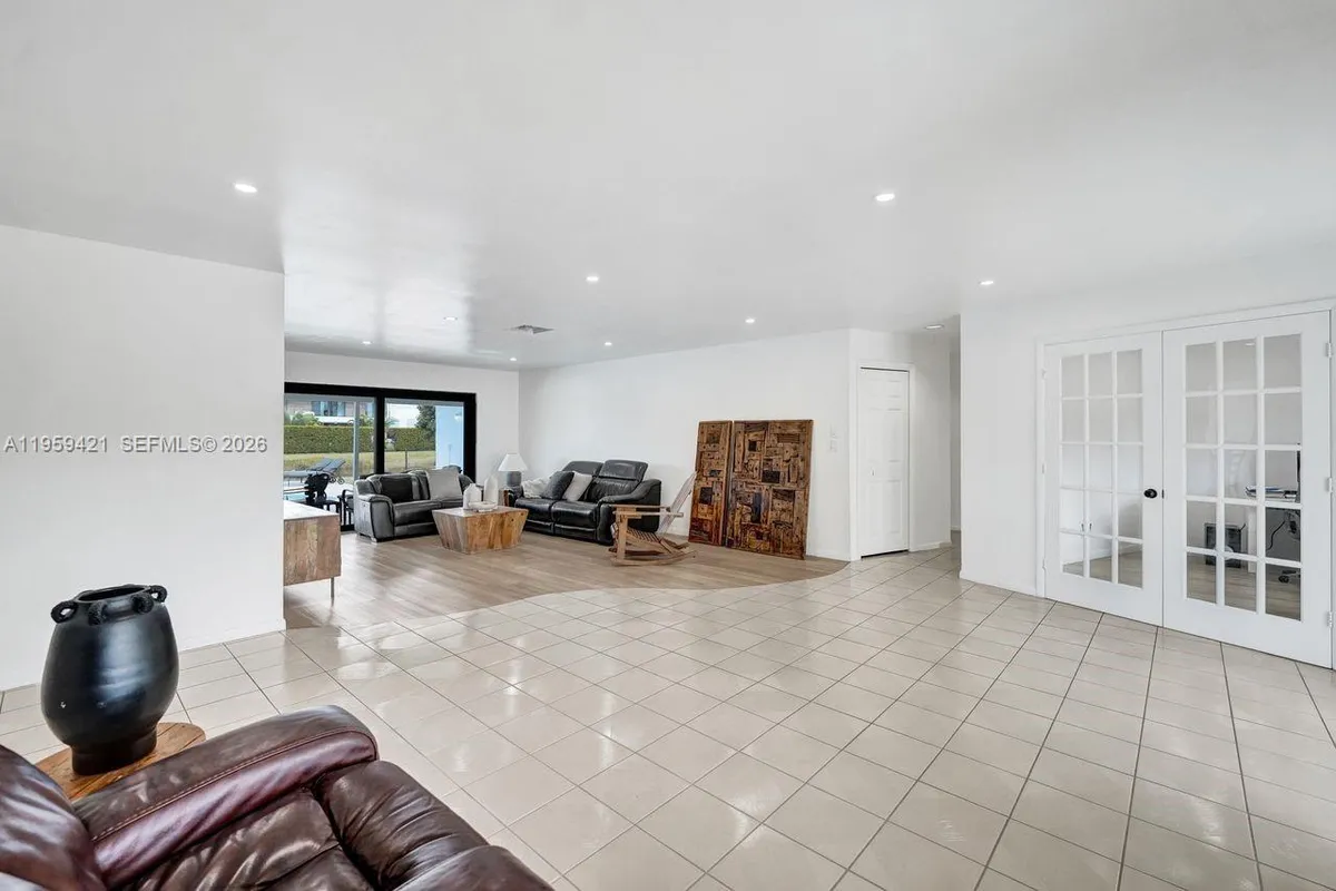 16653 Golfview Dr, Weston FL 33326