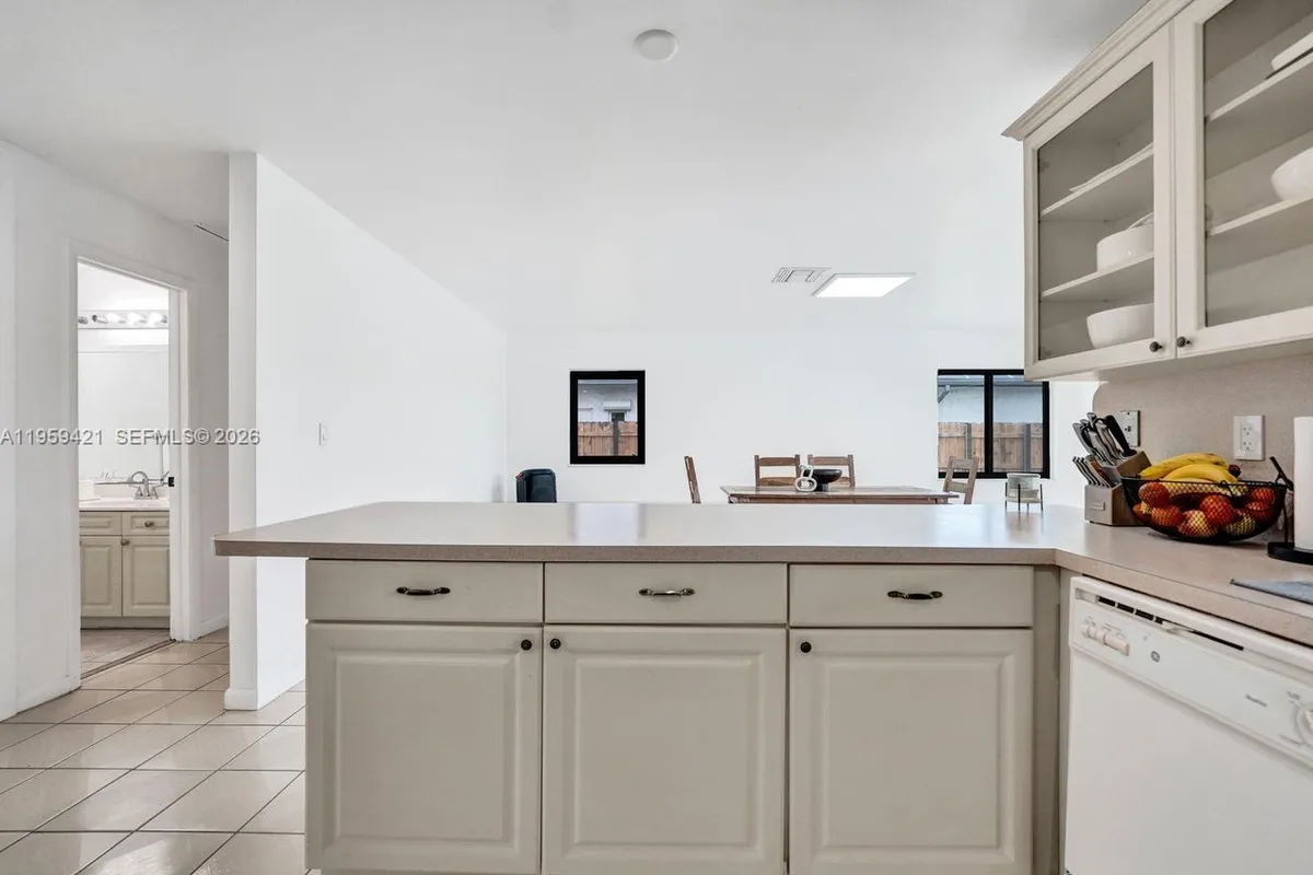 16653 Golfview Dr, Weston FL 33326