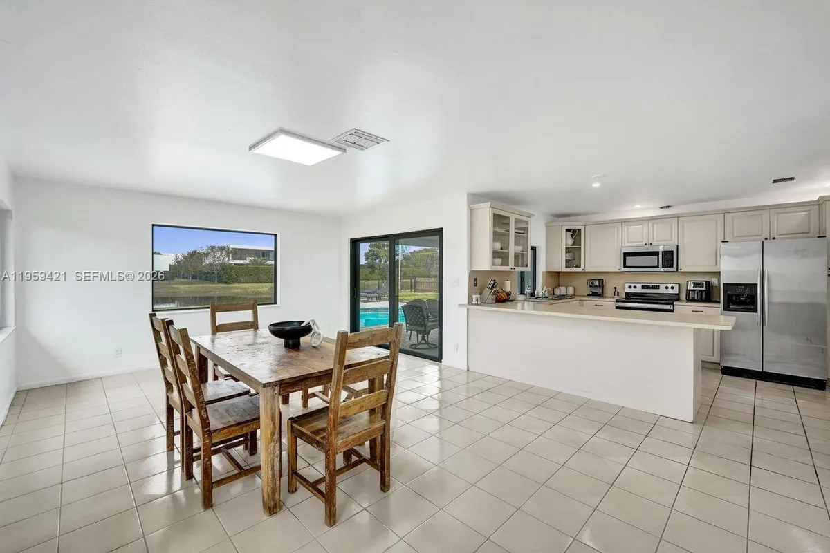 16653 Golfview Dr, Weston FL 33326