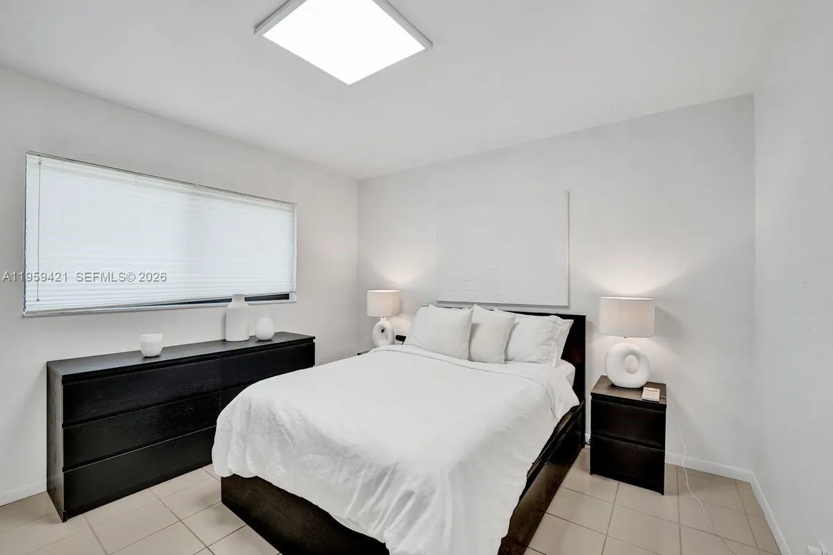 16653 Golfview Dr, Weston FL 33326