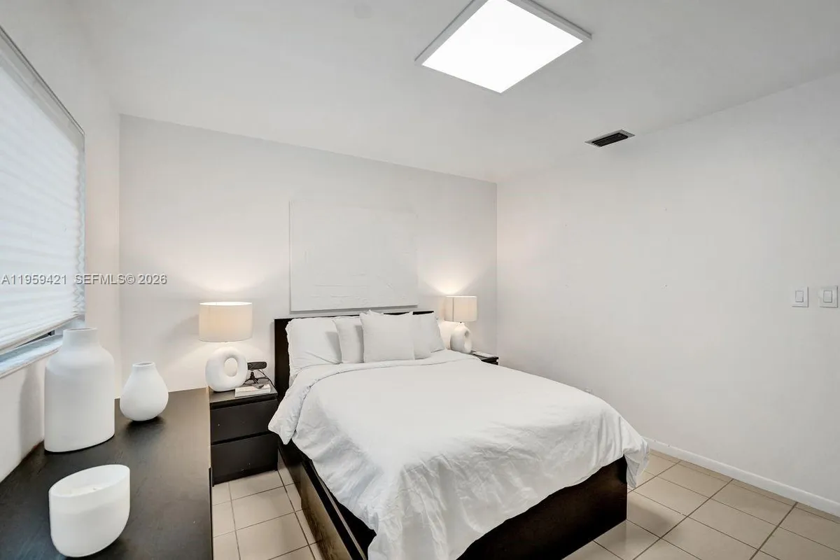 16653 Golfview Dr, Weston FL 33326