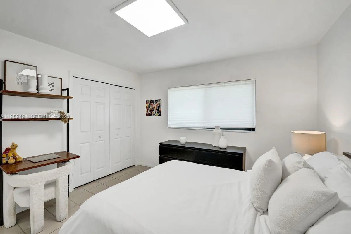 16653 Golfview Dr, Weston FL 33326