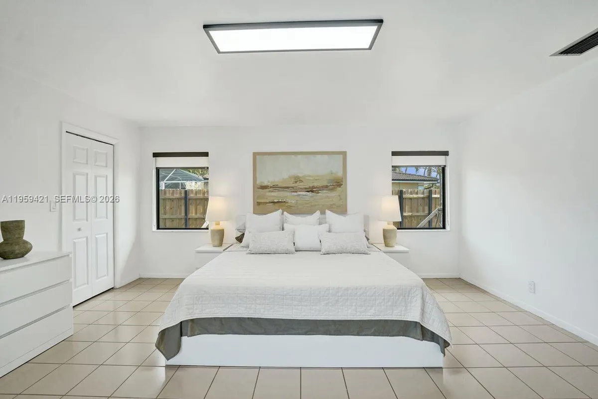 16653 Golfview Dr, Weston FL 33326