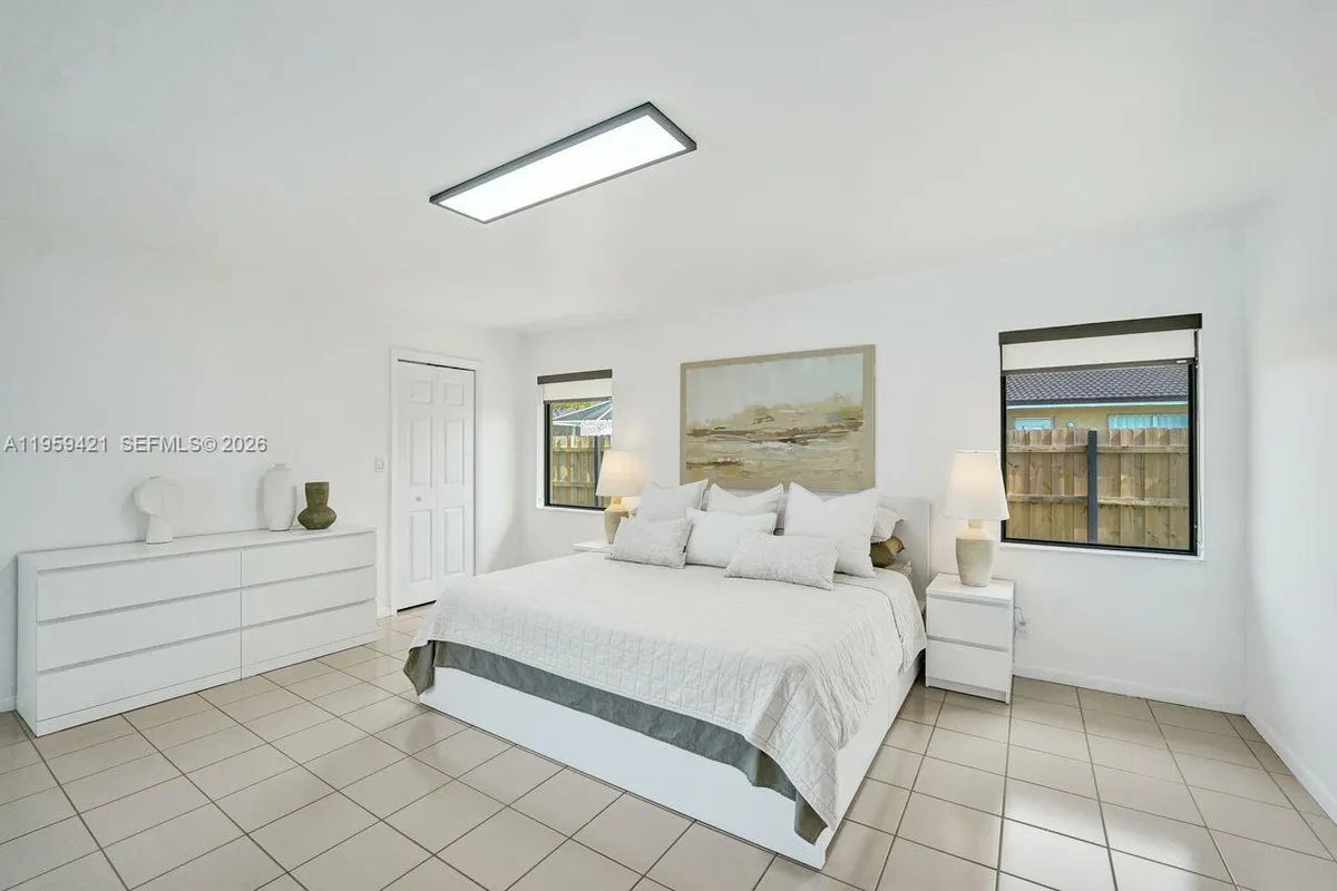 16653 Golfview Dr, Weston FL 33326