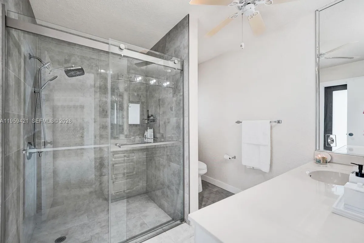 16653 Golfview Dr, Weston FL 33326