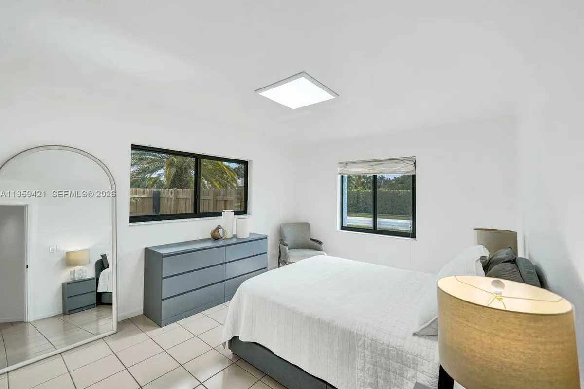 16653 Golfview Dr, Weston FL 33326