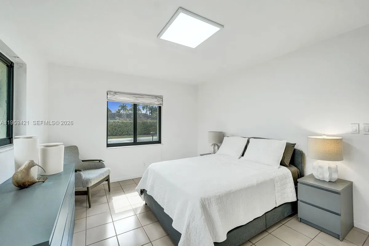 16653 Golfview Dr, Weston FL 33326