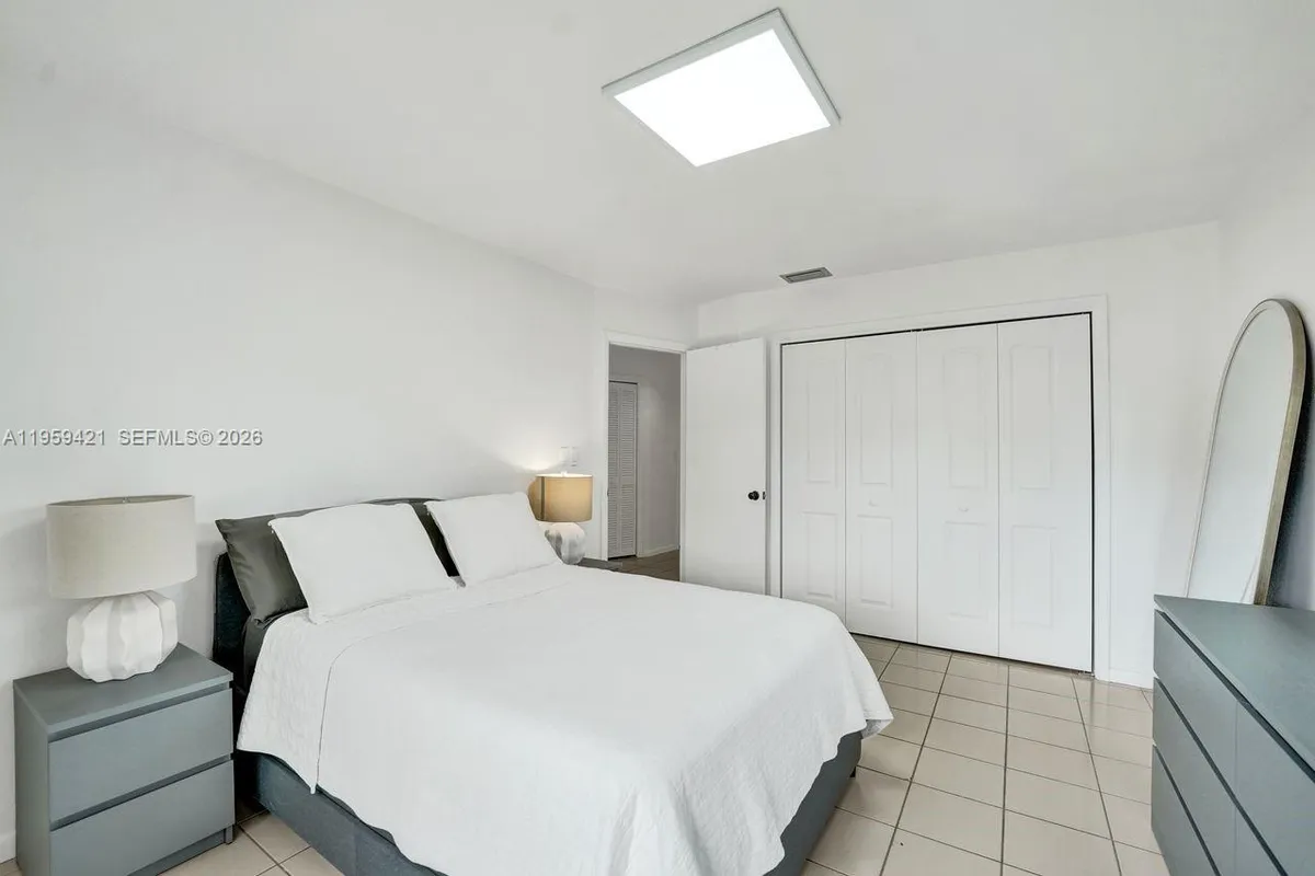 16653 Golfview Dr, Weston FL 33326