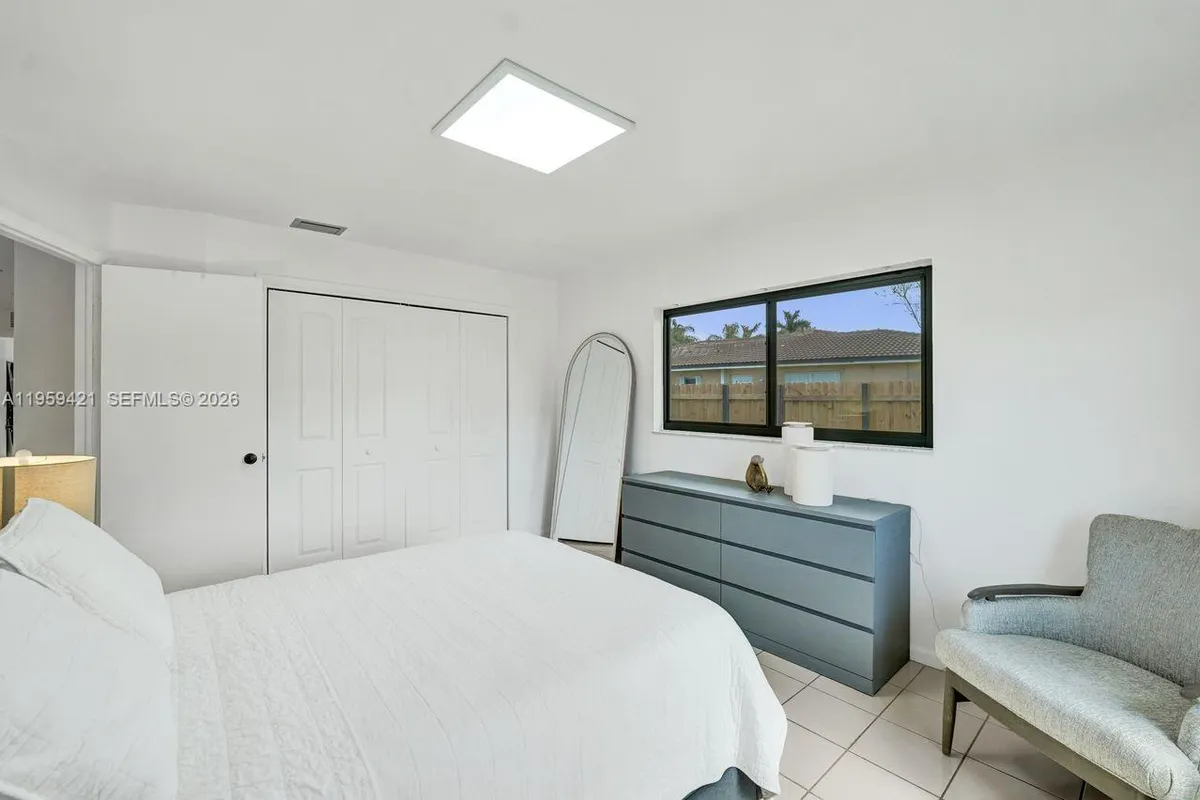 16653 Golfview Dr, Weston FL 33326