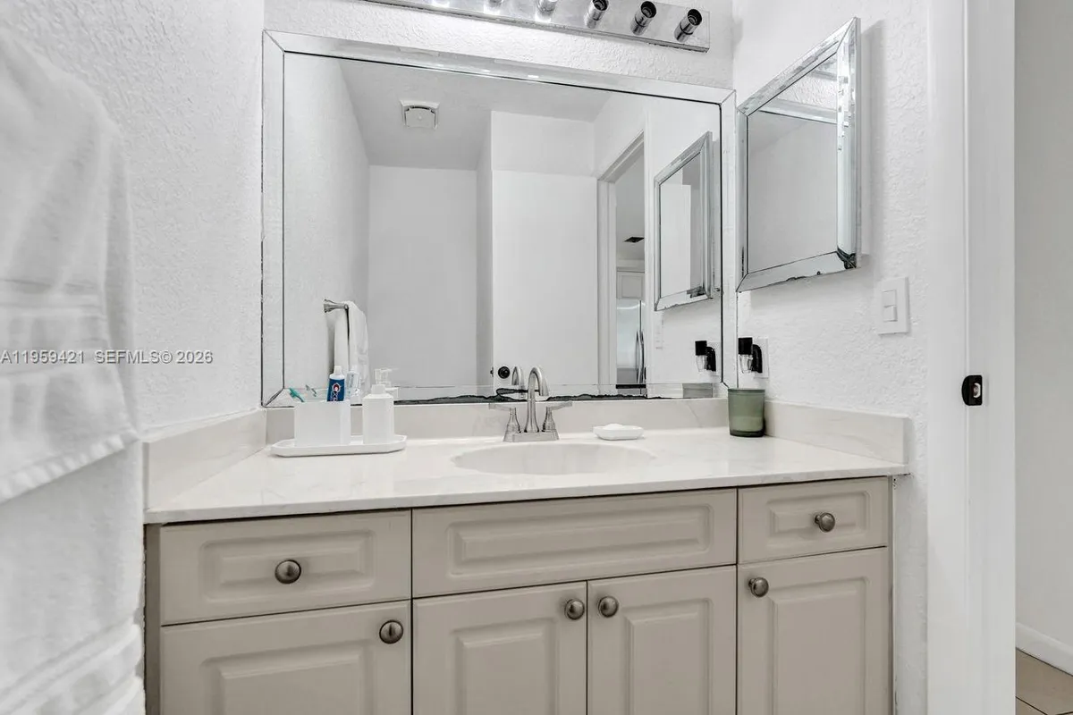 16653 Golfview Dr, Weston FL 33326