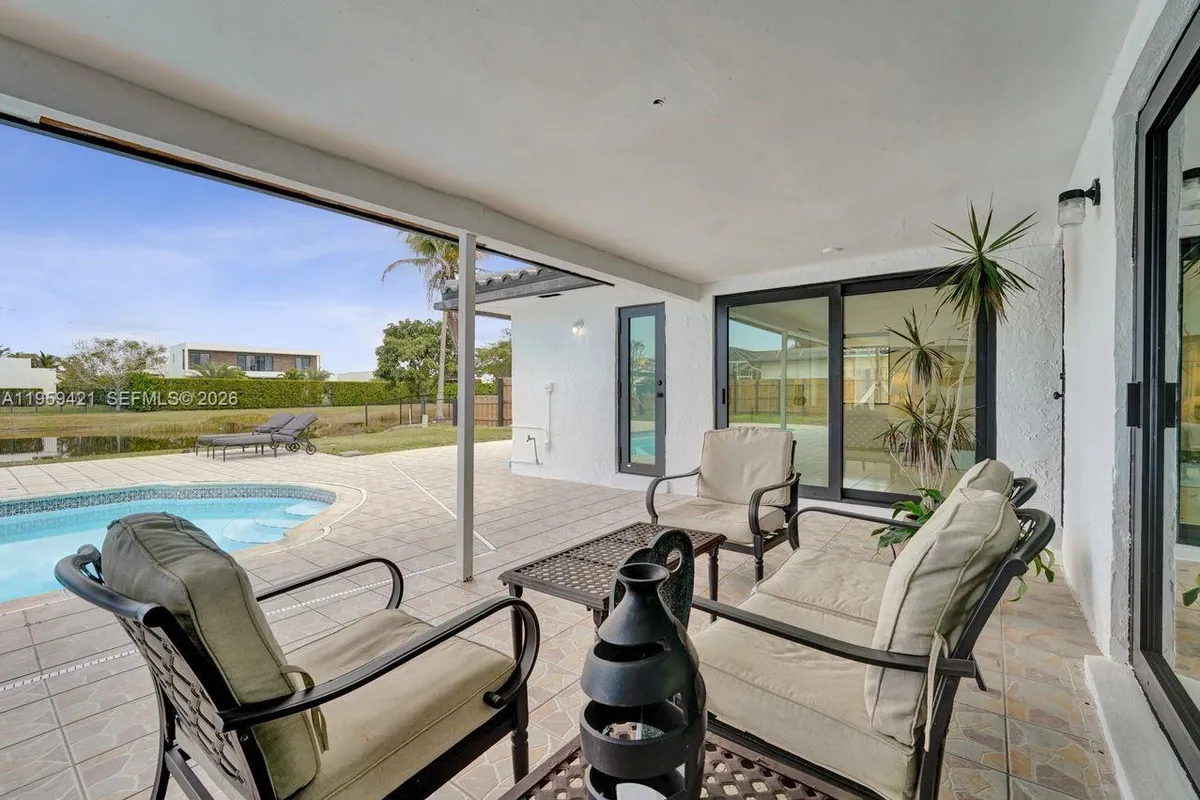 16653 Golfview Dr, Weston FL 33326