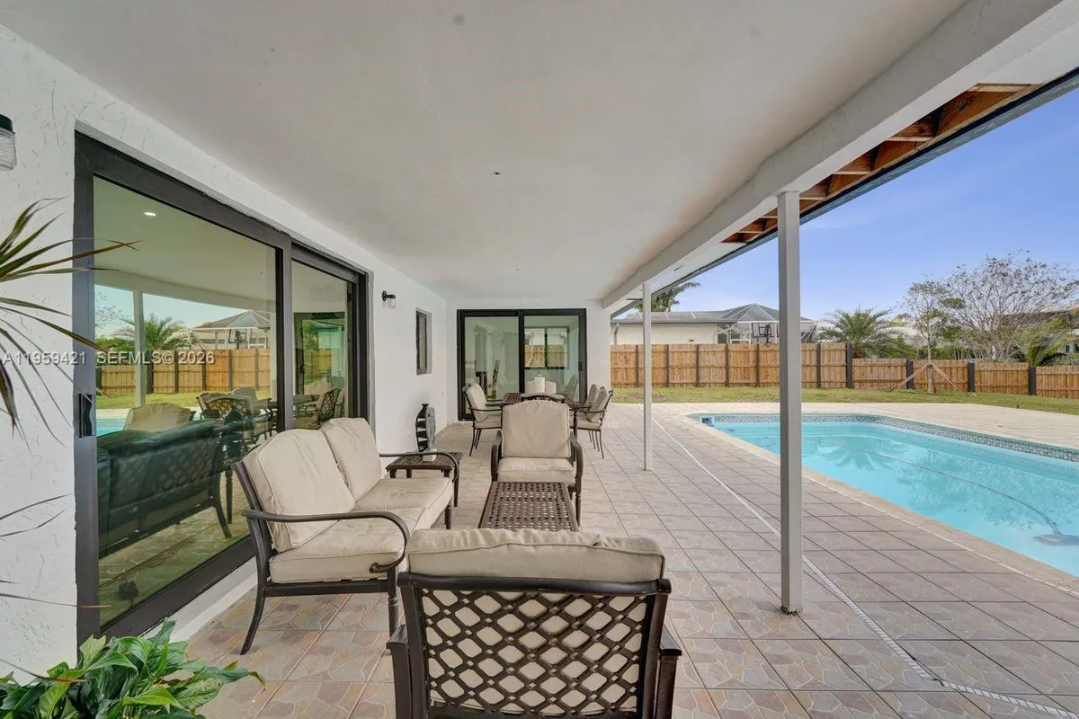 16653 Golfview Dr, Weston FL 33326