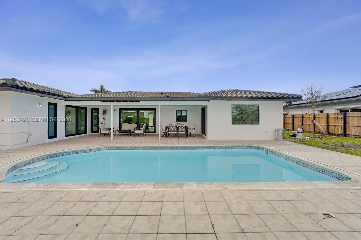 16653 Golfview Dr, Weston FL 33326