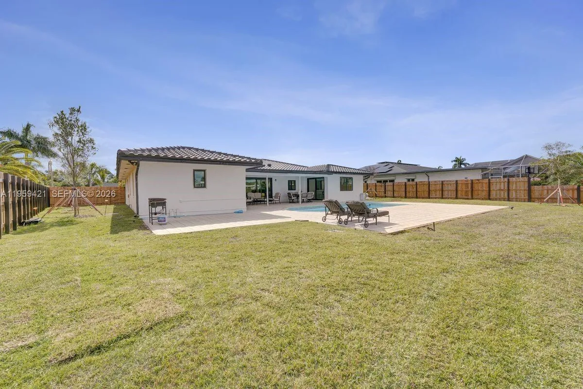 16653 Golfview Dr, Weston FL 33326