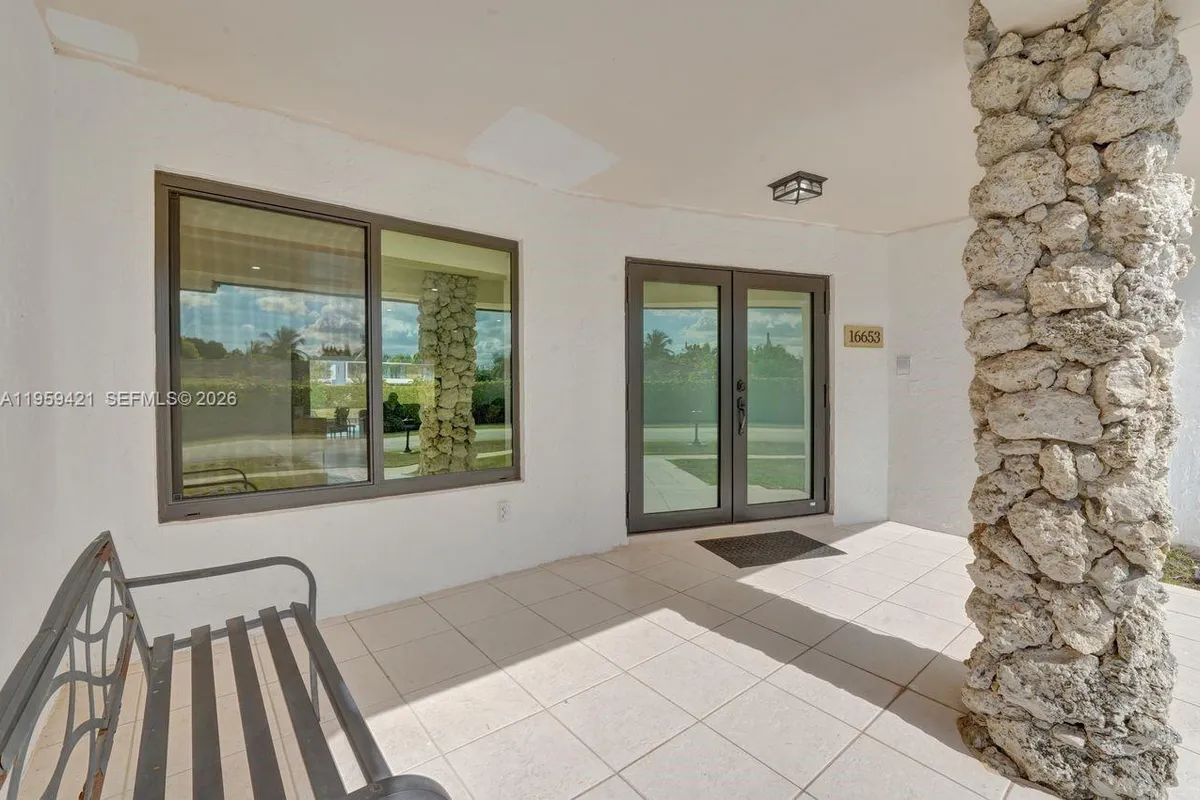 16653 Golfview Dr, Weston FL 33326