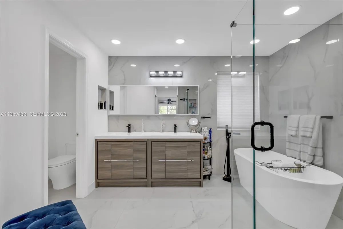 636 Vista Meadows Dr, Weston FL 33327