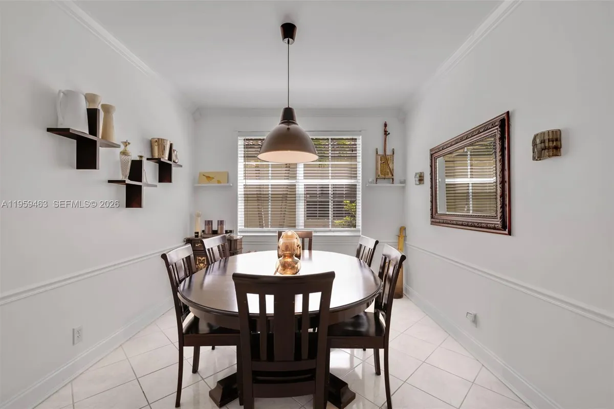 636 Vista Meadows Dr, Weston FL 33327